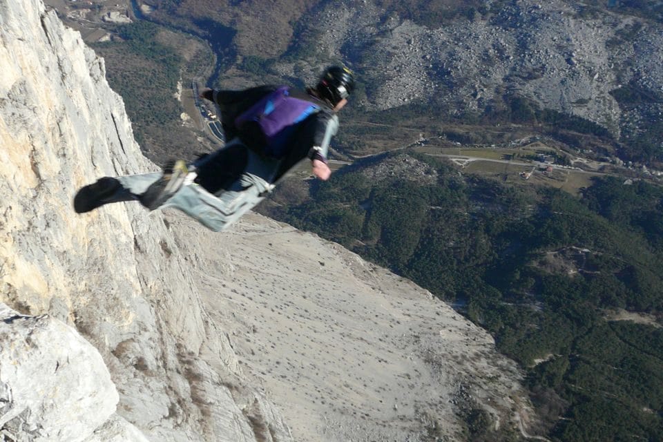 Wingsuit Proximity Flying in 2026: Terrain-Following Lines, Flocking, and the Margin for Error