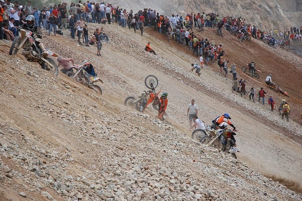 Hard Enduro in 2026: The Rock-Garden Technique and Gear Setup That Separate Finishers From Quitters at Red Bull Romaniacs